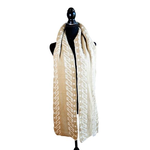 Vintage BETMAR New York Cream Tan Long Scarf Wrinkle Resistant Thick Durable - Picture 2 of 6